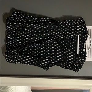 Reitmans black and white blouse